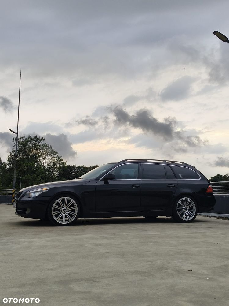 BMW Seria 5 525d - 12