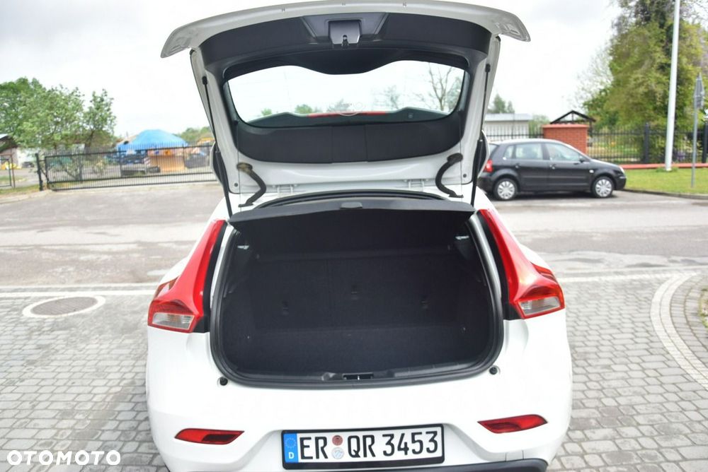 Volvo V40 D2 - 16