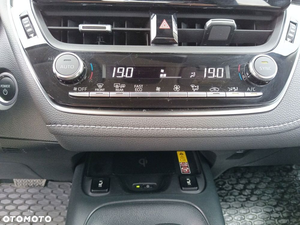 Toyota Corolla 1.8 Hybrid Comfort - 22
