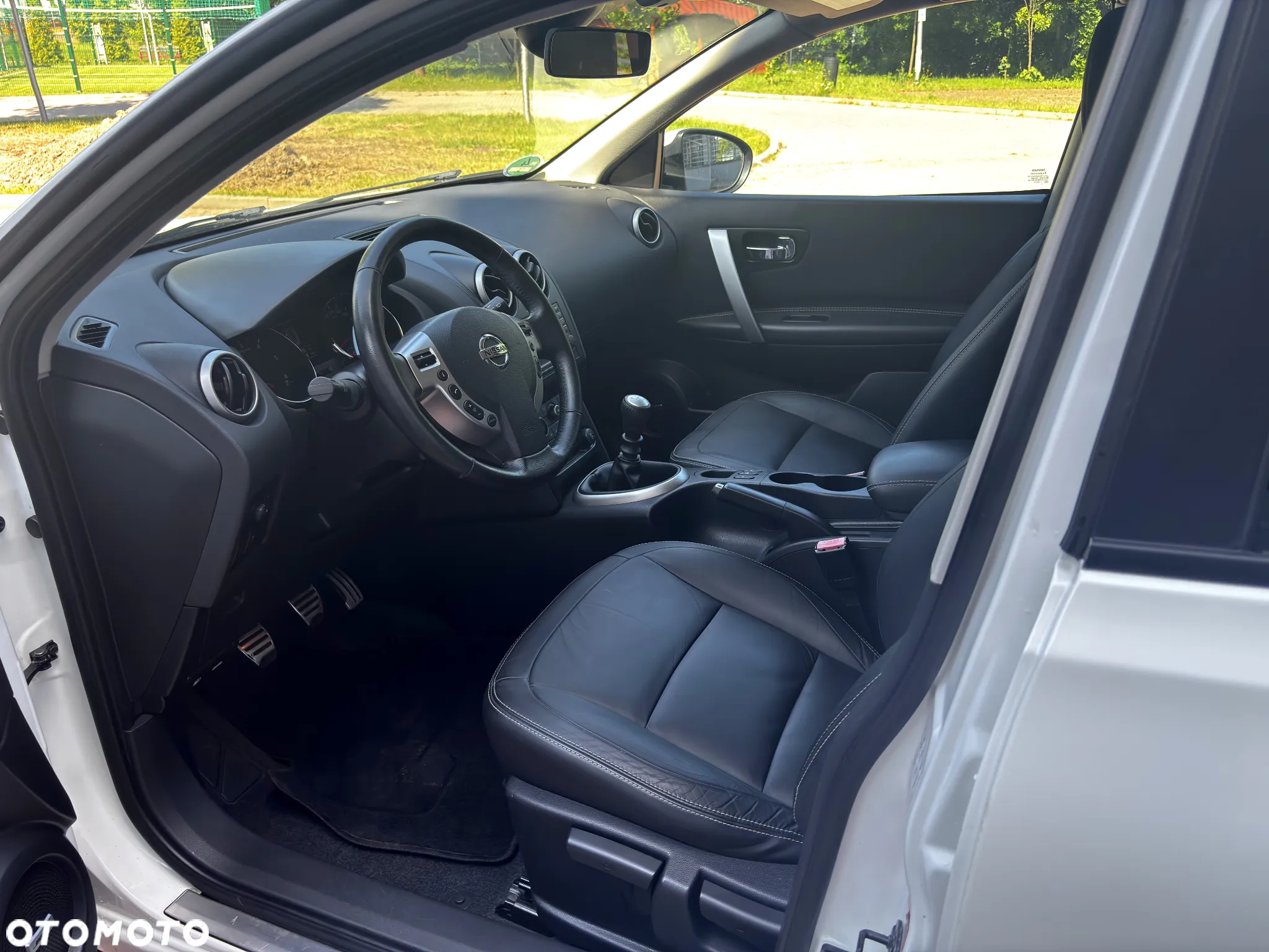 Nissan Qashqai 2.0 dCi DPF lounge - 8