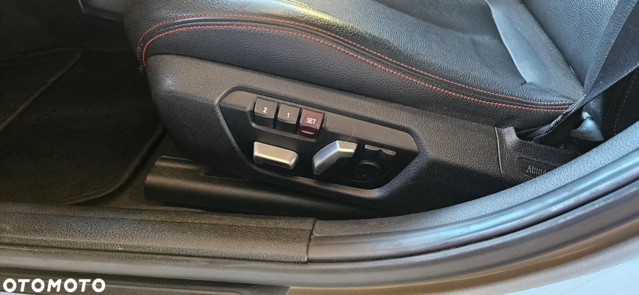 BMW Seria 3 330i - 11
