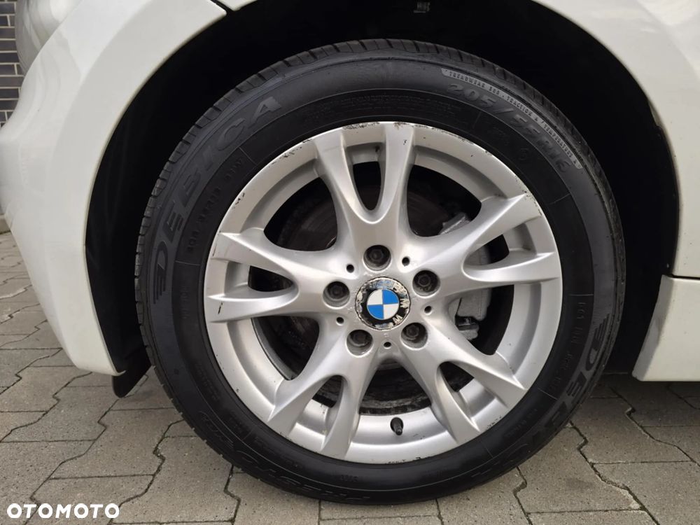 BMW Seria 1 116i - 30