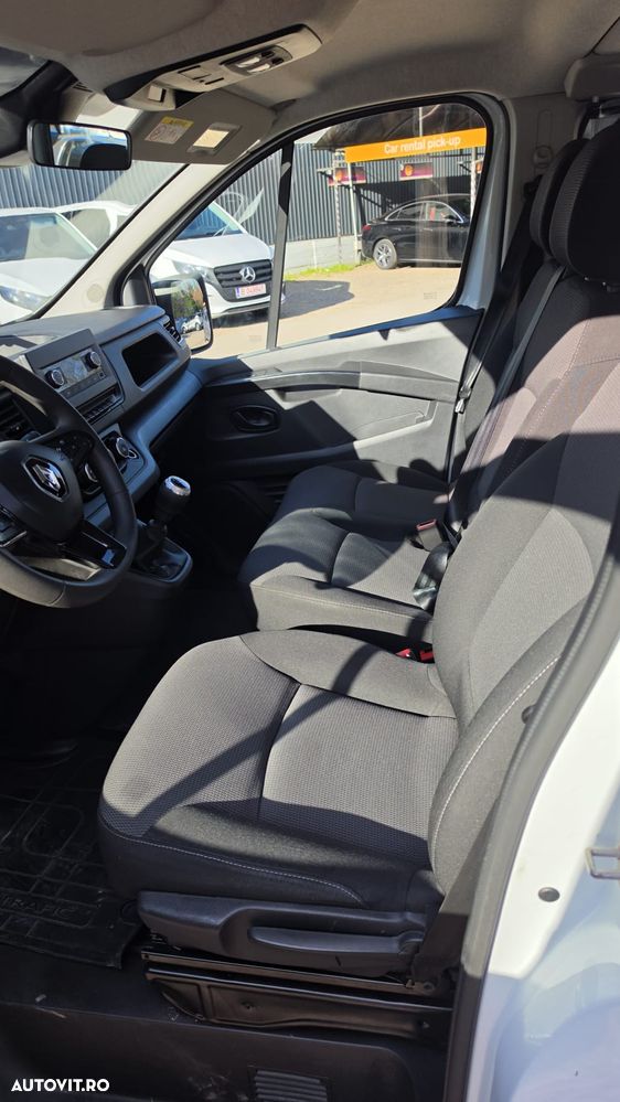Renault Trafic 2.0 Blue dCi 110 S&S L1 8+1 Life - 15