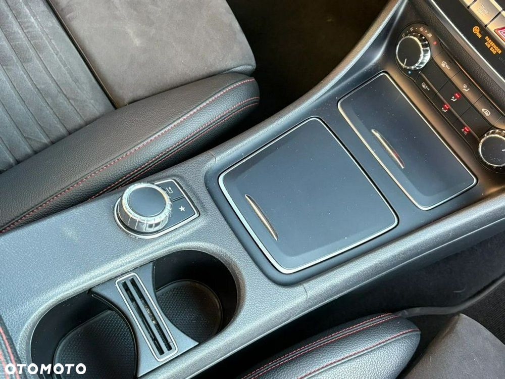 Mercedes-Benz CLA 200 7G-DCT AMG Line - 19