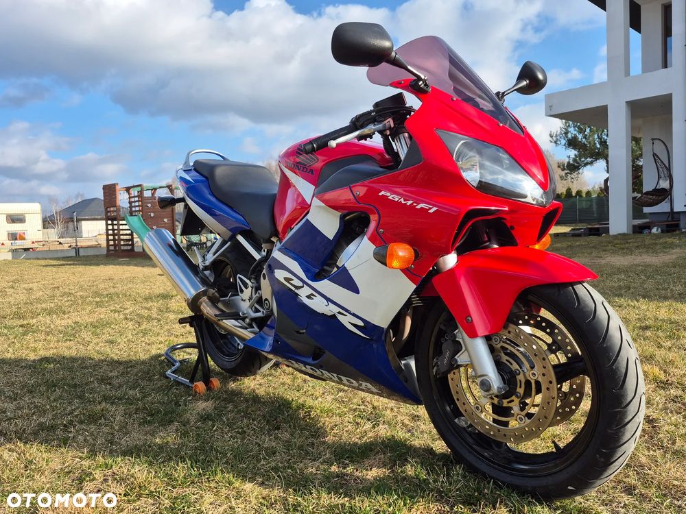 Honda CBR - 3