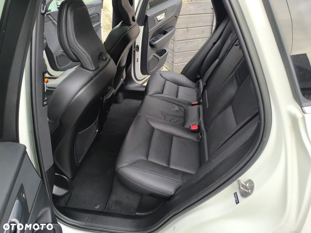 Volvo XC 60 B5 B AWD Geartronic Momentum Pro - 8