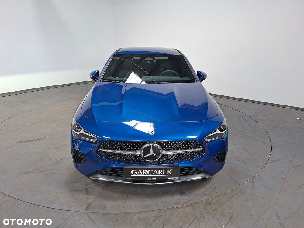 Mercedes-Benz CLA - 12