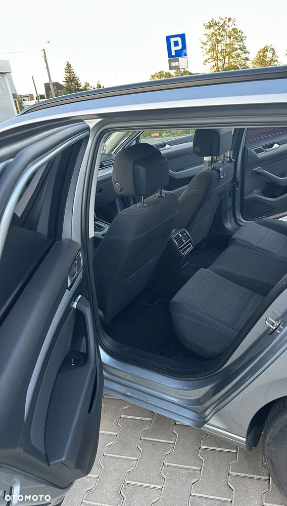 Volkswagen Passat 2.0 TDI EVO Business DSG - 9