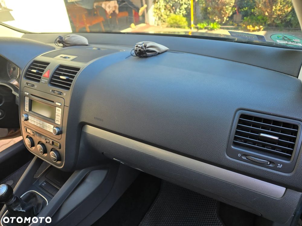 Volkswagen Golf 1.6 Comfortline - 9