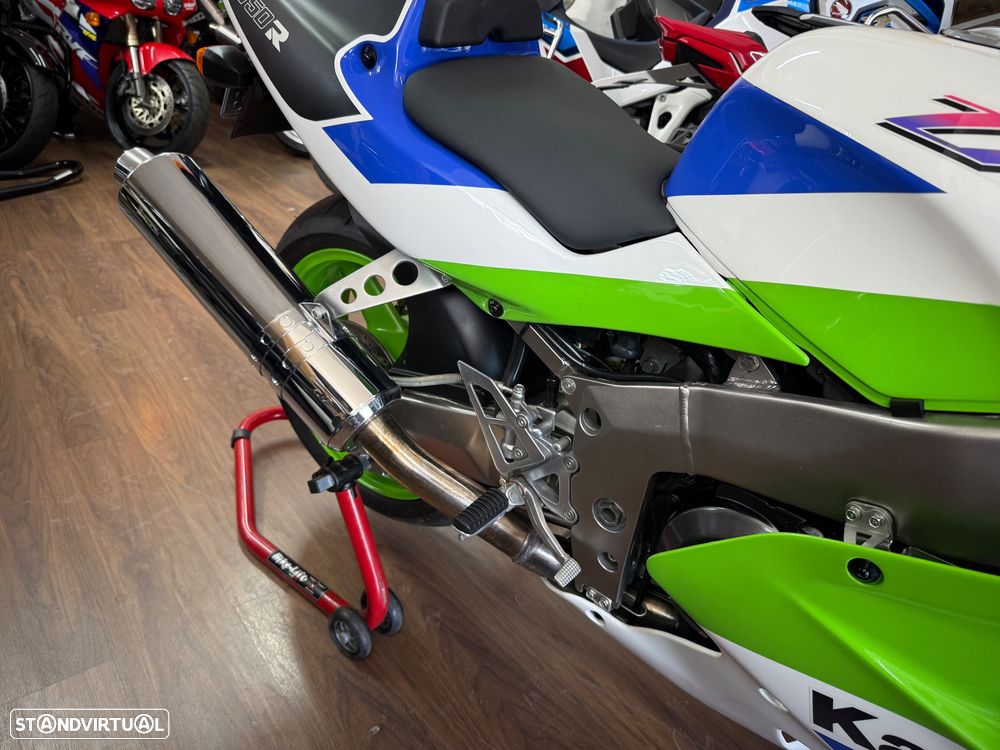 Kawasaki ZXR 750 J - 26