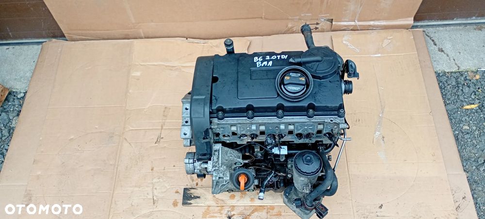 Silnik blok silnika słupek VW Passat B6 2.0 TDI BMA - 1