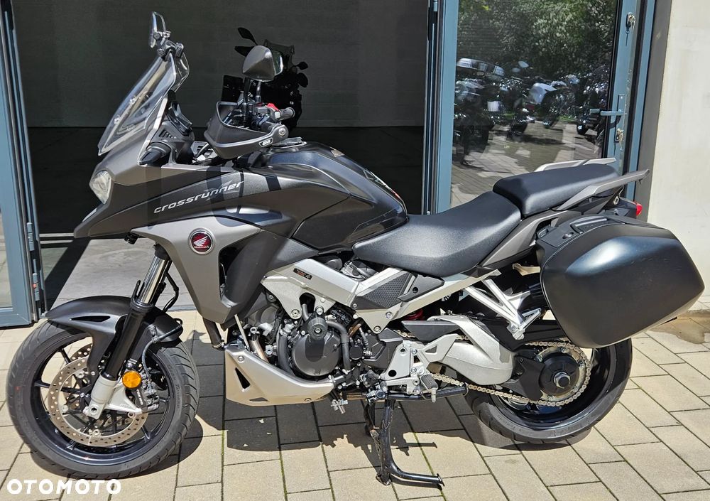 Honda VFR - 3