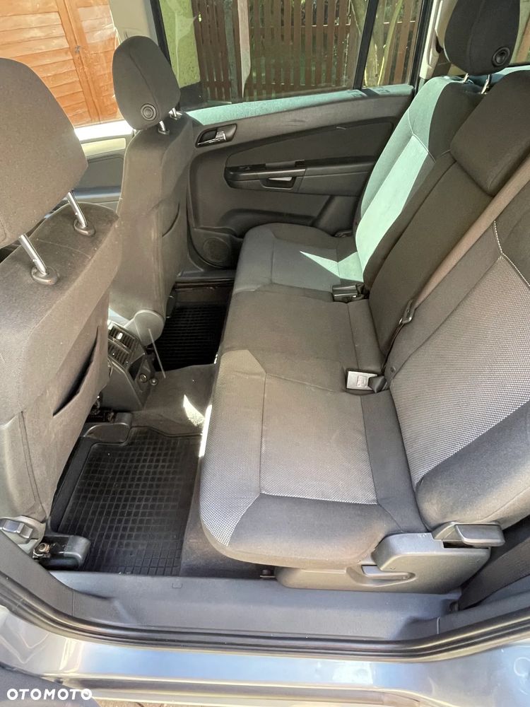 Opel Zafira 1.6 Enjoy - 15