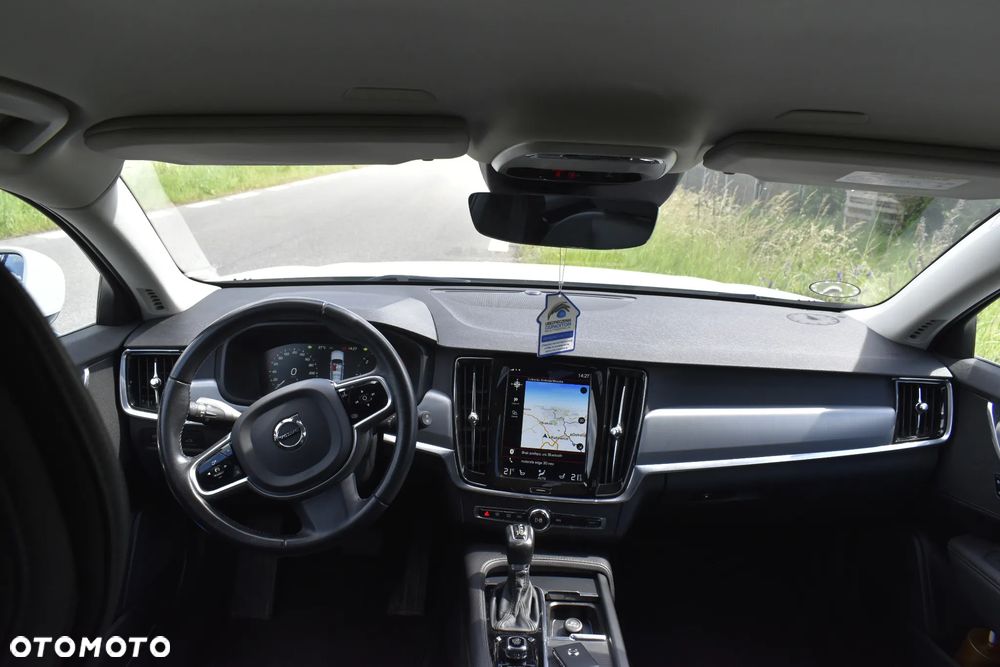 Volvo V90 D4 Momentum Pro - 20