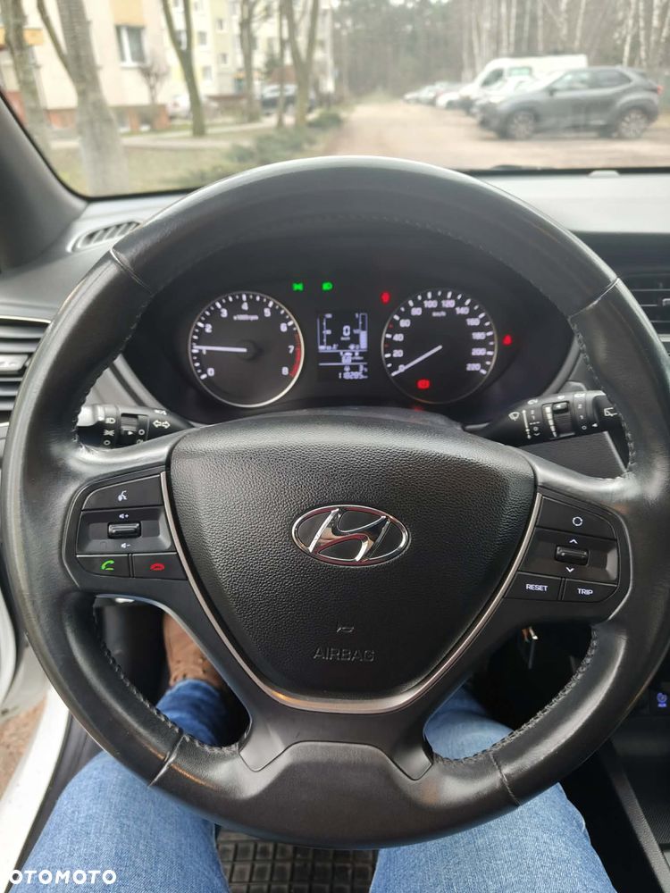 Hyundai i20 1.2 GO - 8