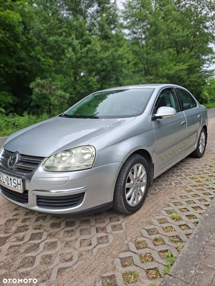 Volkswagen Jetta 1.9 TDI Comfortline - 1
