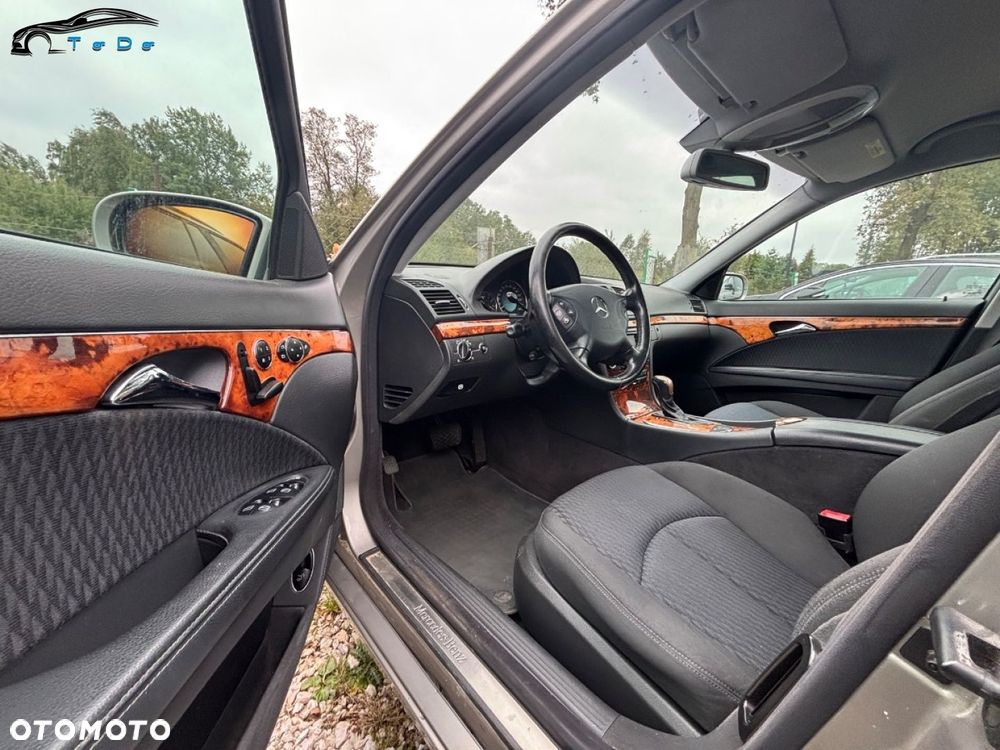 Mercedes-Benz Klasa E 500 4-Matic T Elegance - 16
