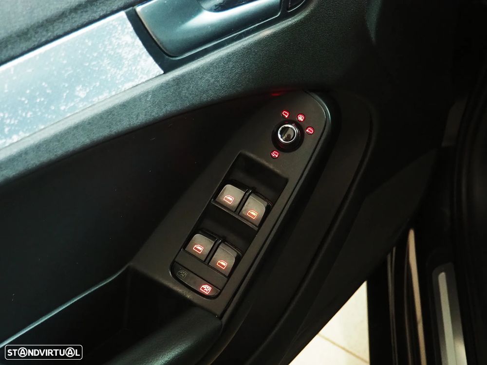 Audi A4 Avant 2.0 TDi S-line - 24