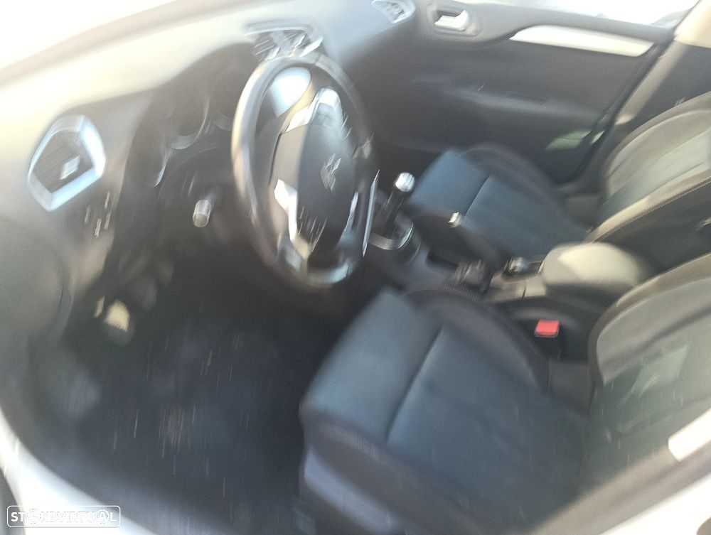Citroën C4 e-HDi 110 Exclusive - 16