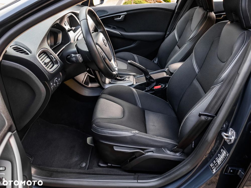 Volvo V40 T2 Drive-E Momentum - 13