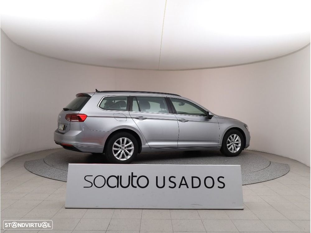 VW Passat Variant 1.6 TDI Business DSG - 8