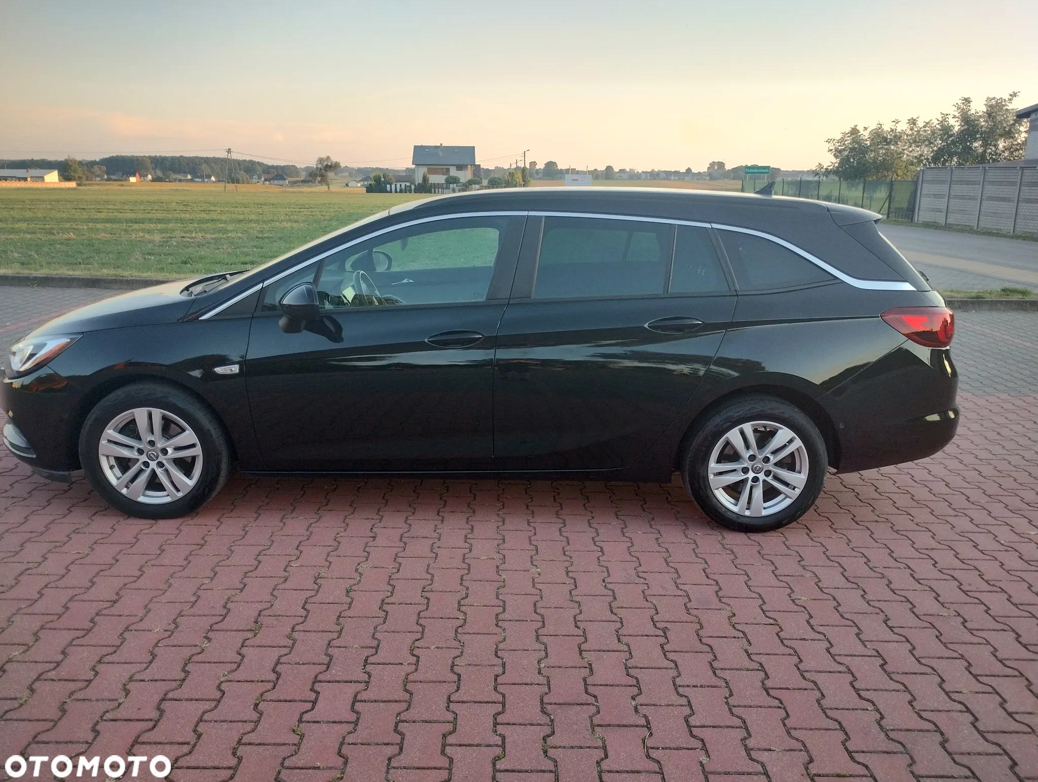 Opel Astra 1.6 D Automatik Sports Tourer Ultimate - 8