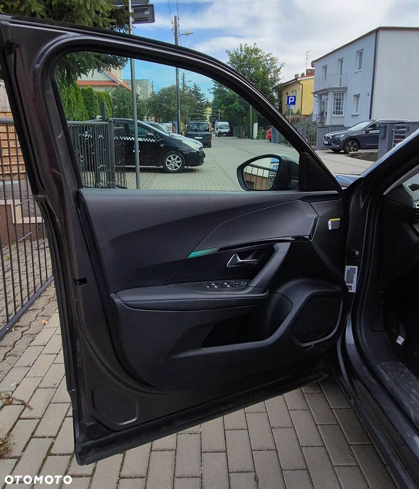 Peugeot 2008 PureTech 130 Allure S&S EAT8 - 17