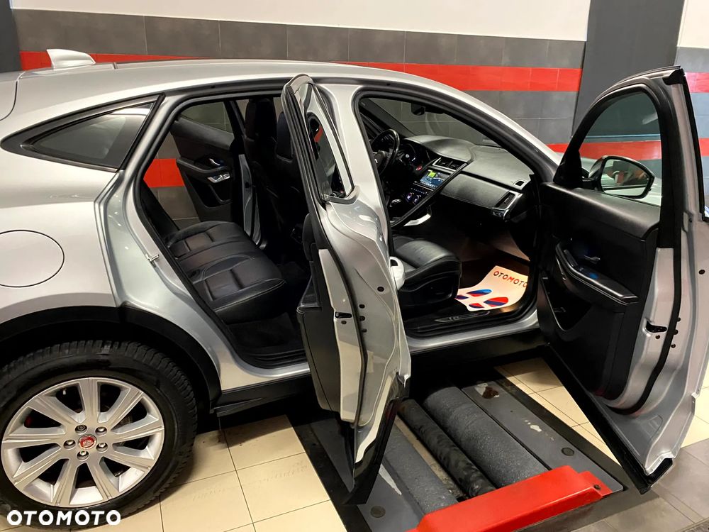 Jaguar E-Pace D150 AWD R-Dynamic HSE - 25