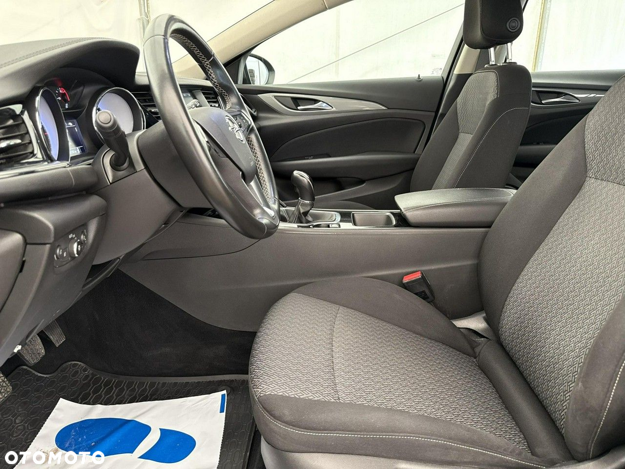Opel Insignia - 12