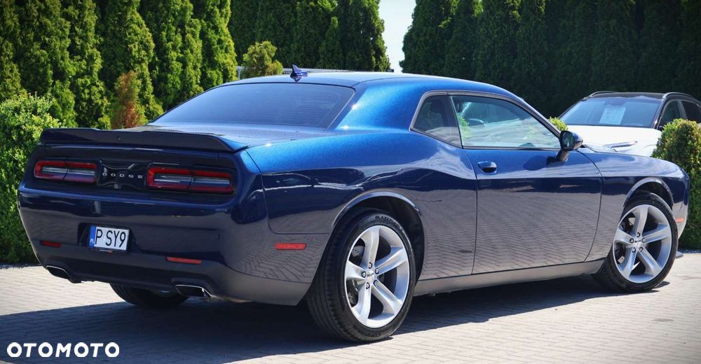 Dodge Challenger - 8