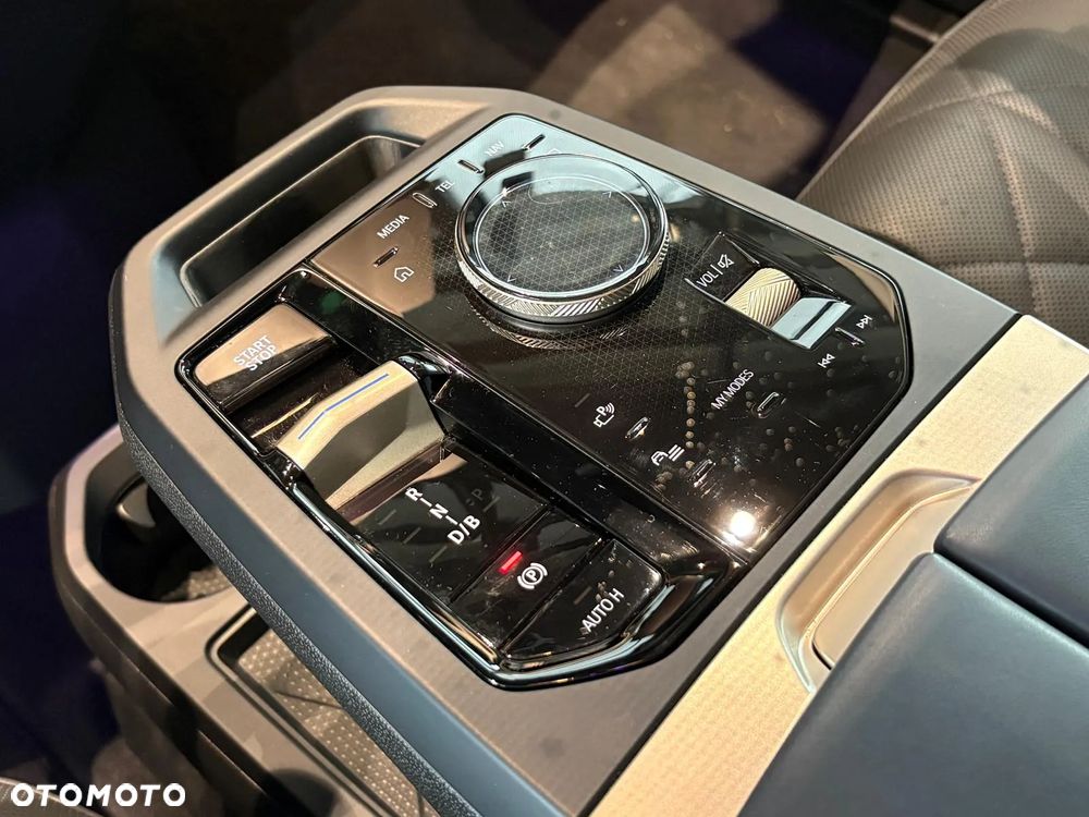 BMW iX xDrive40 76.6kWh - 22