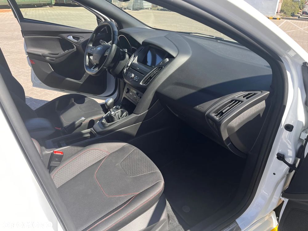 Ford Focus 1.0 EcoBoost ST-Line ASS - 4