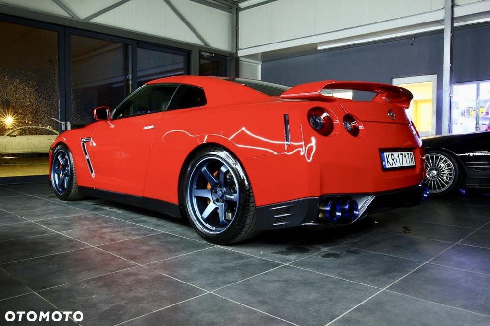 Nissan GT-R Black Edition - 17