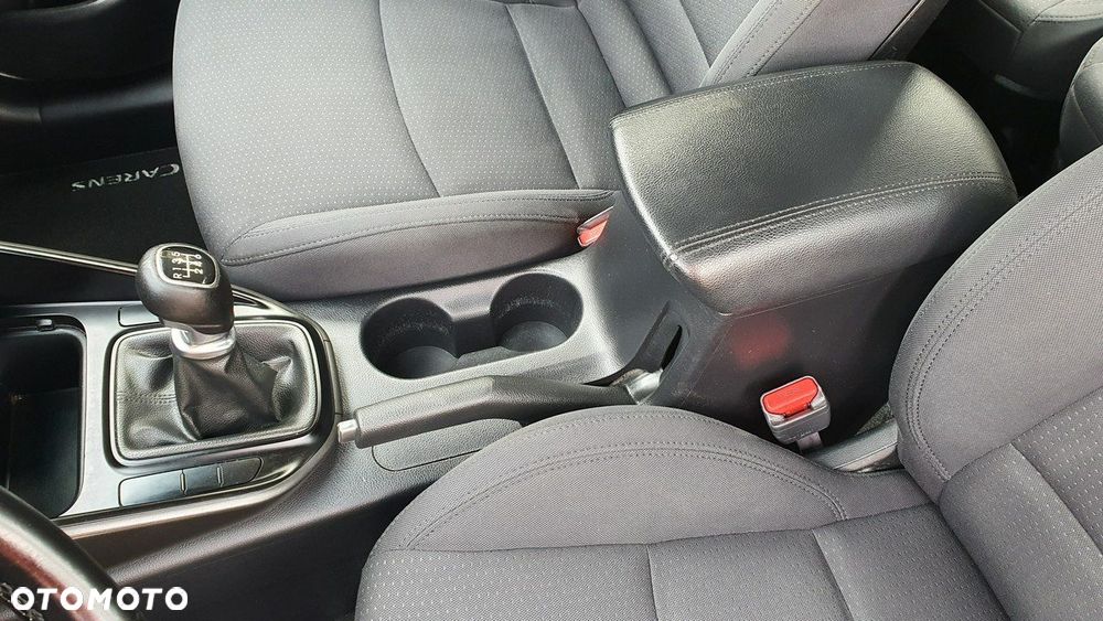 Kia Carens 1.7 CRDi S 7os - 27