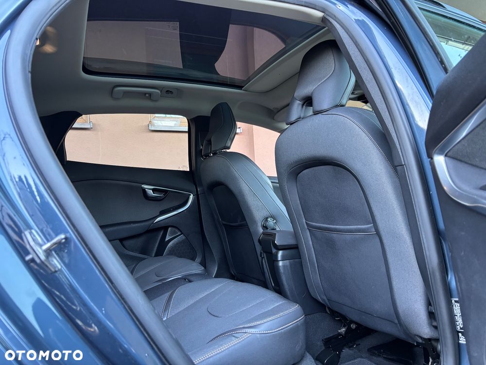 Volvo V40 Cross Country D3 Drive-E Summum - 29