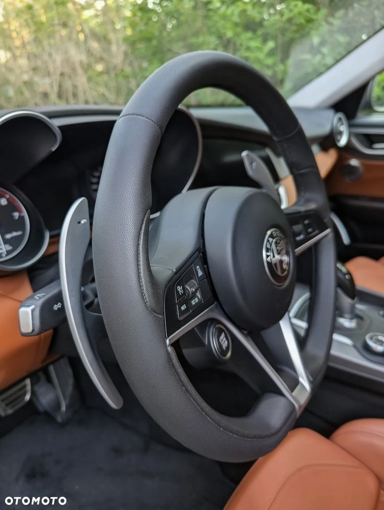 Alfa Romeo Giulia 2.0 Turbo Veloce Q4 - 13