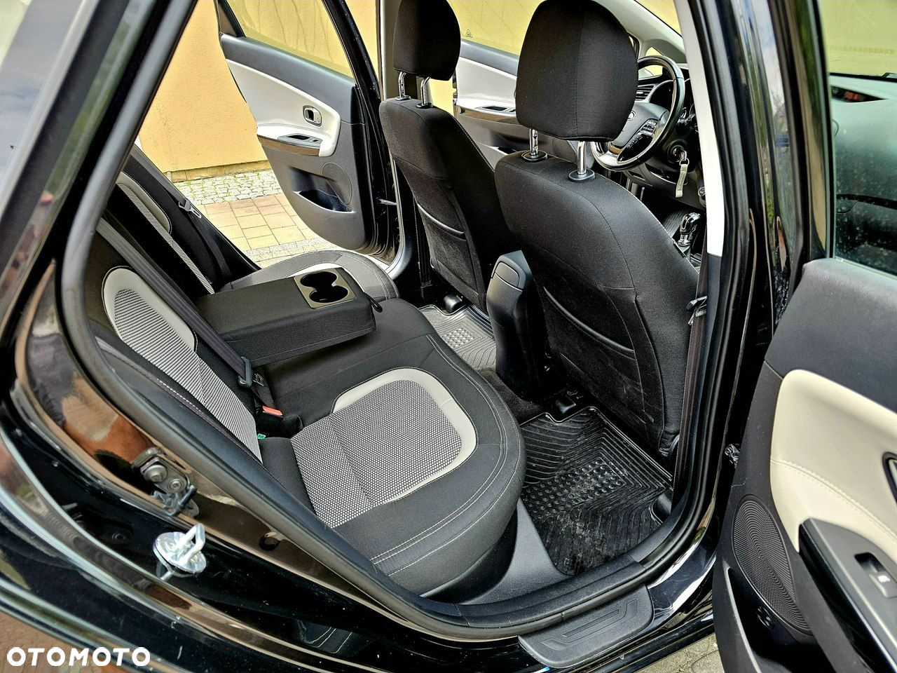 Kia Ceed - 12