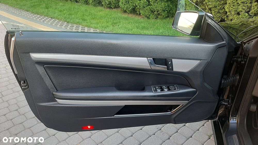 Mercedes-Benz Klasa E 200 BlueEFFICIENCY 7G-TRONIC Avantgarde - 34