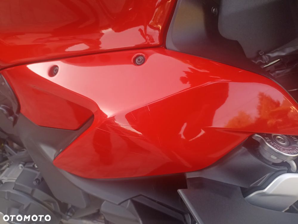 Ducati Streetfighter V2 - 17
