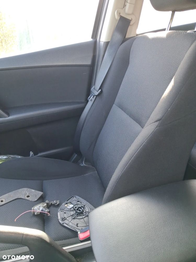 Mazda 3 1.6 CD Exclusive + - 11