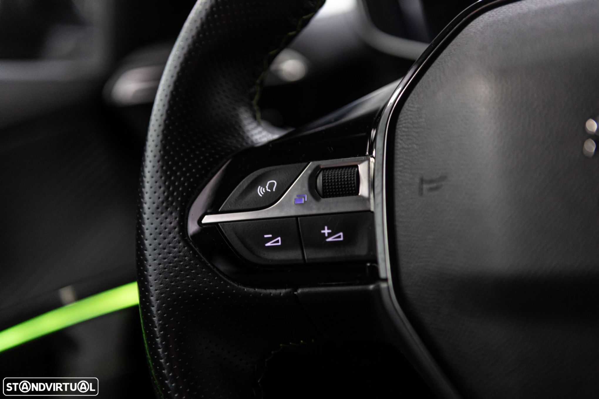 Peugeot e-2008 50 kWh GT - 18