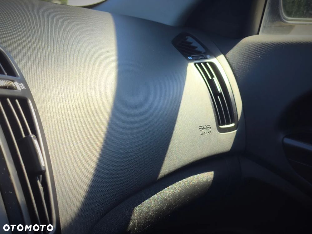 Kia Ceed - 22