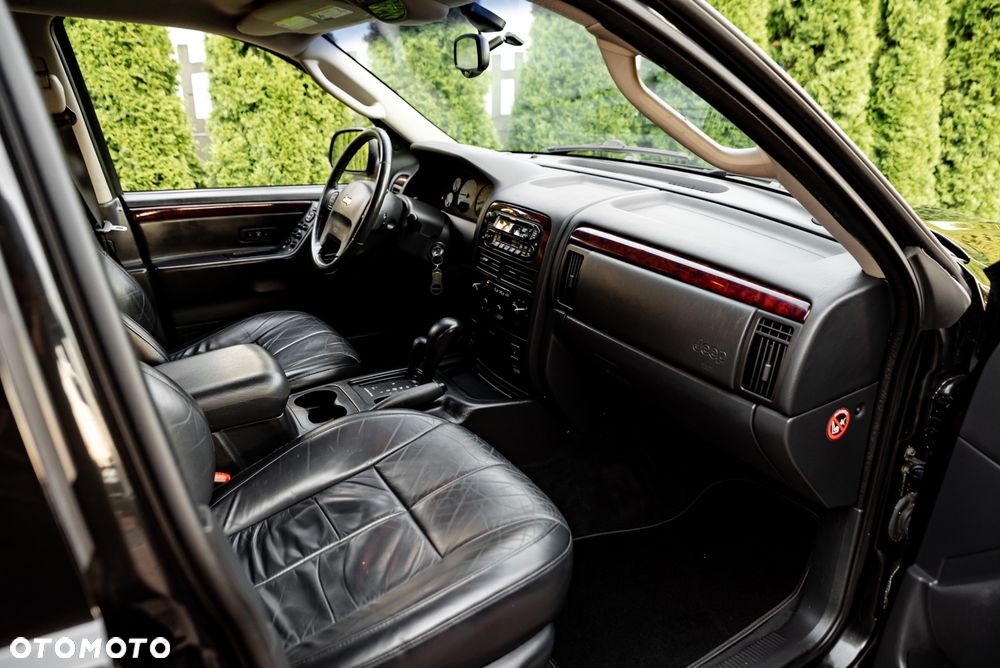 Jeep Grand Cherokee - 21