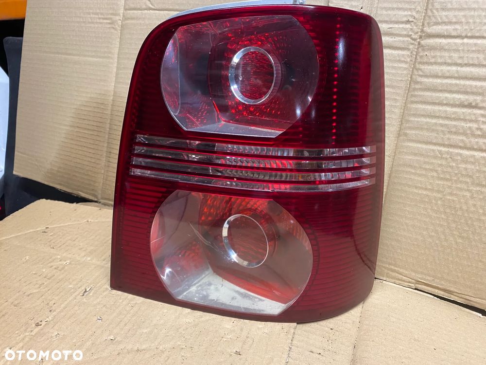 LAMPA TYLNA PRAWA VW TOURAN 1T0945096N 1T0945112K - 1