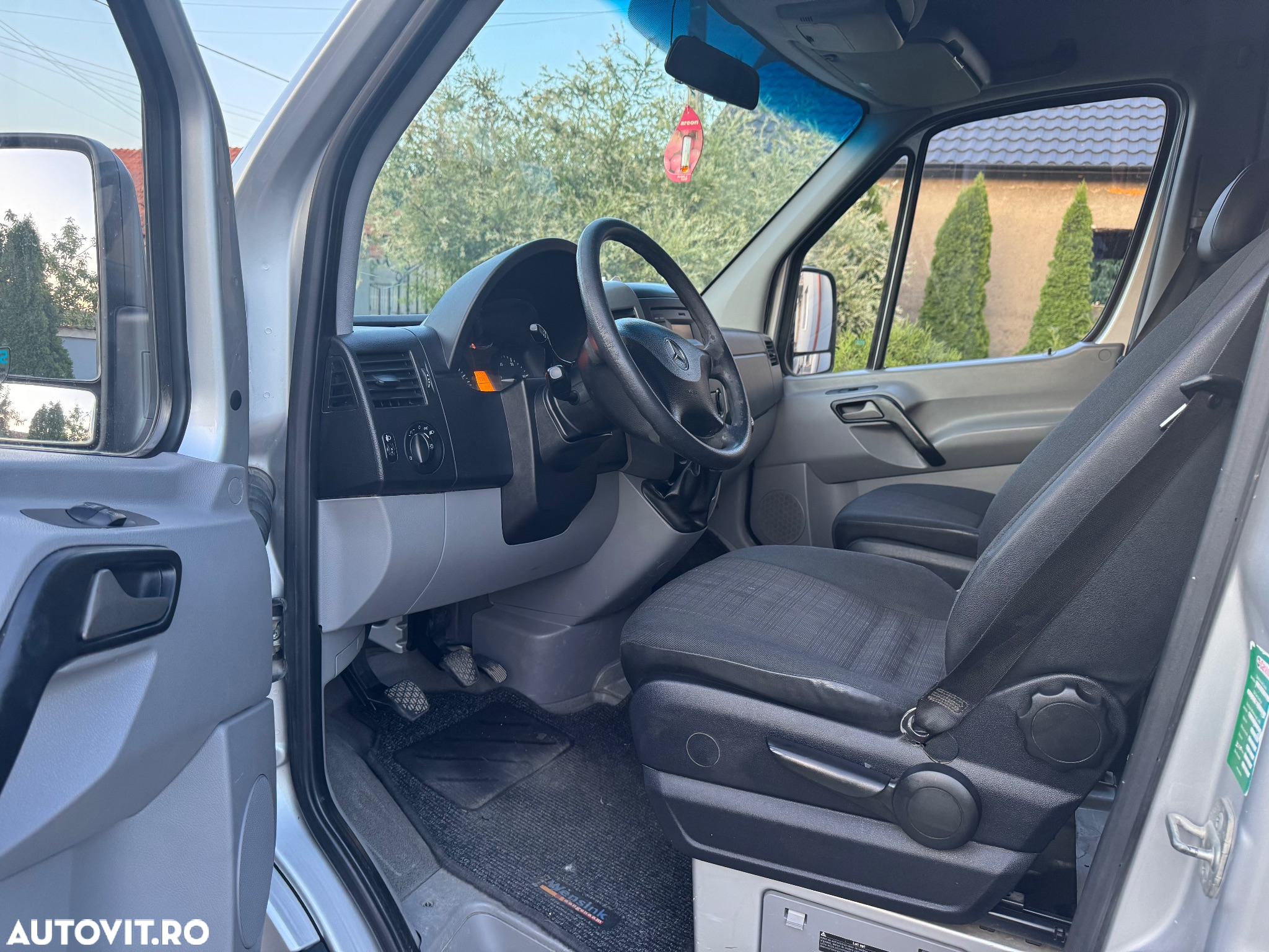 Mercedes-Benz Sprinter - 12