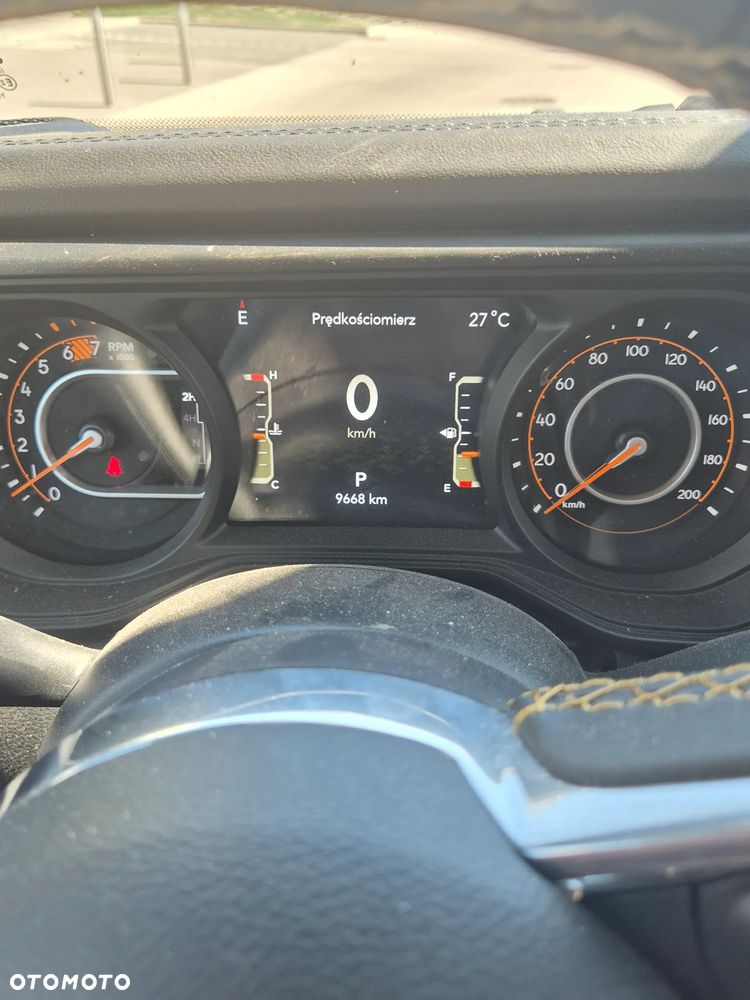 Jeep Wrangler - 32