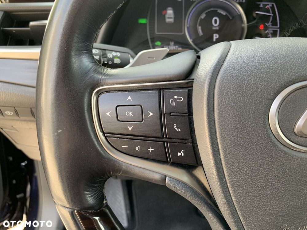 Lexus ES 300h Omotenashi - 16