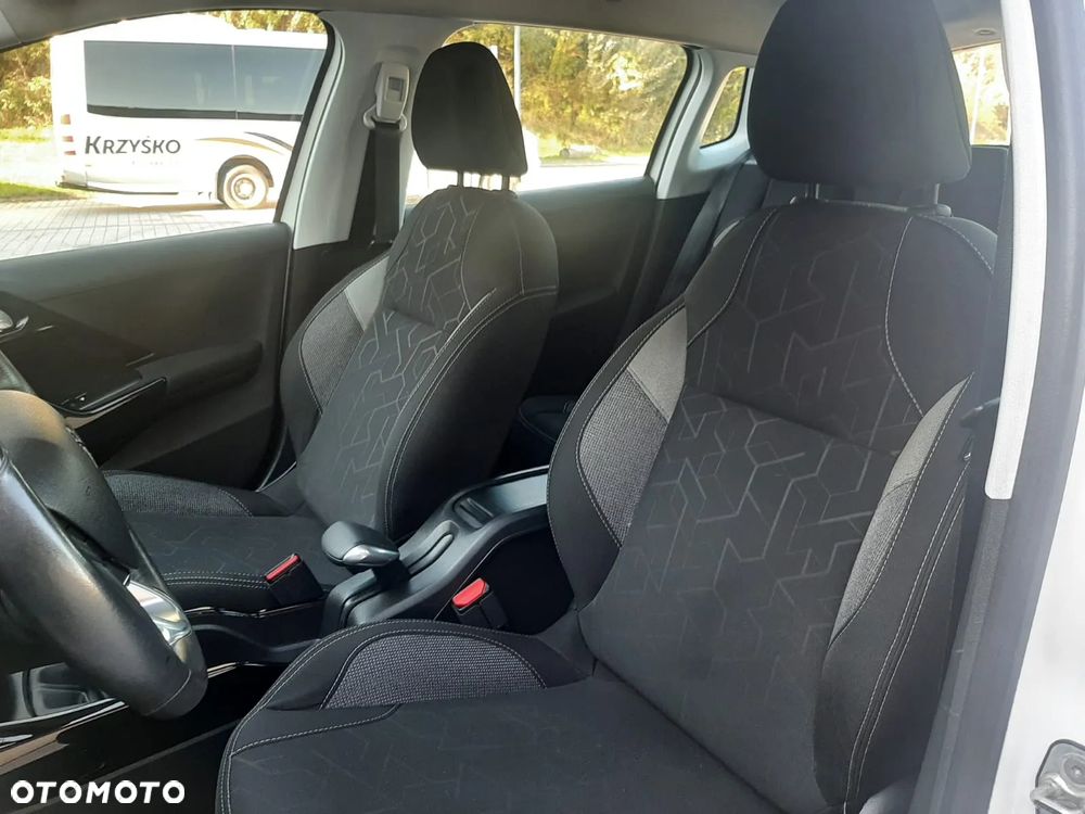 Peugeot 2008 1.5 BlueHDi Active S&S - 31