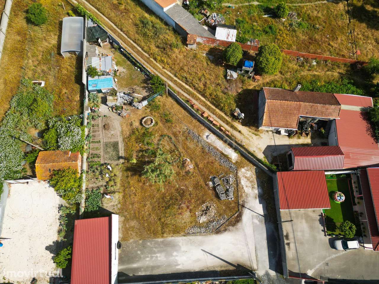 Terreno com Ruína para Construção – 1.000 m² | Oportunidade Única - Grande imagem: 2/10