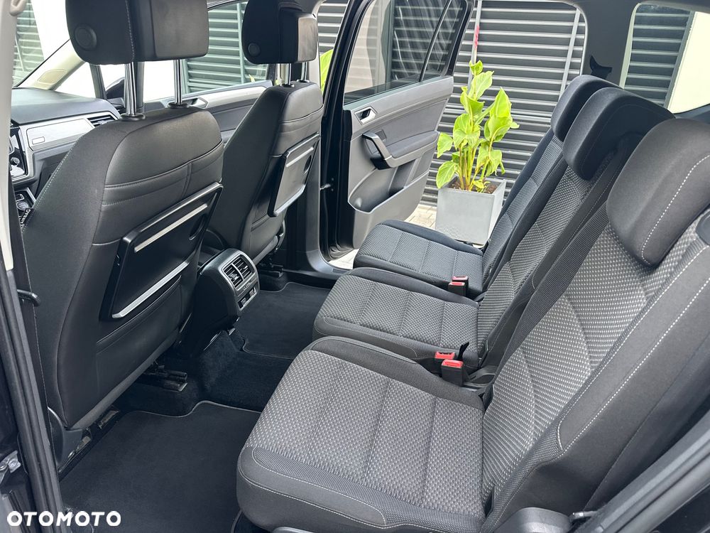 Volkswagen Touran 1.6 TDI SCR BlueMotion Technology Comfortline - 19